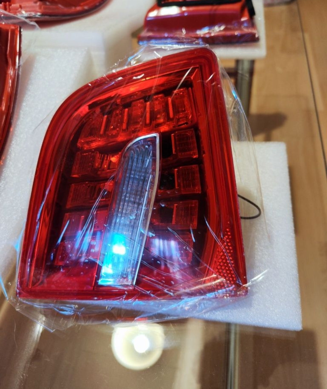 Lampa Tripla Stop spate portbagaj Audi A6 C6 4F Facelift