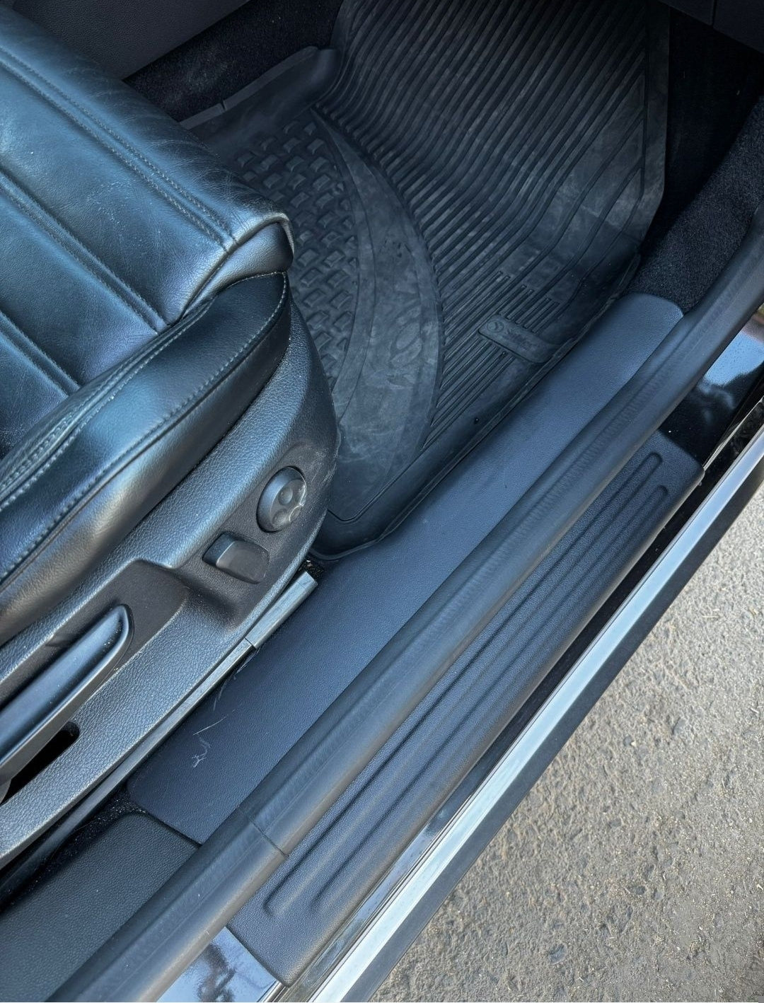 Set ornamente protectie interior praguri covor Dacia Sandero 3 MK3